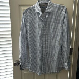 Twillory dress shirt. Men’s size 16.5, 34-35, tailored fit, performance fabric